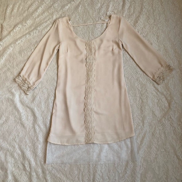 ASTR cream lace mini shift dress - Picture 2 of 11